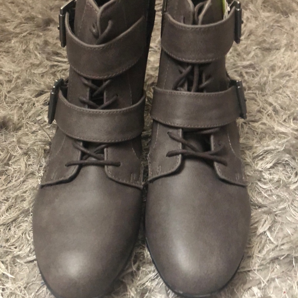 Grey boots